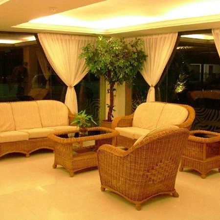 Casuarina Hotel Кота Кинабалу Екстериор снимка