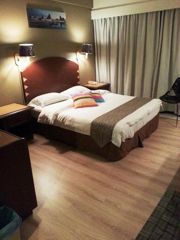 Casuarina Hotel Кота Кинабалу Екстериор снимка