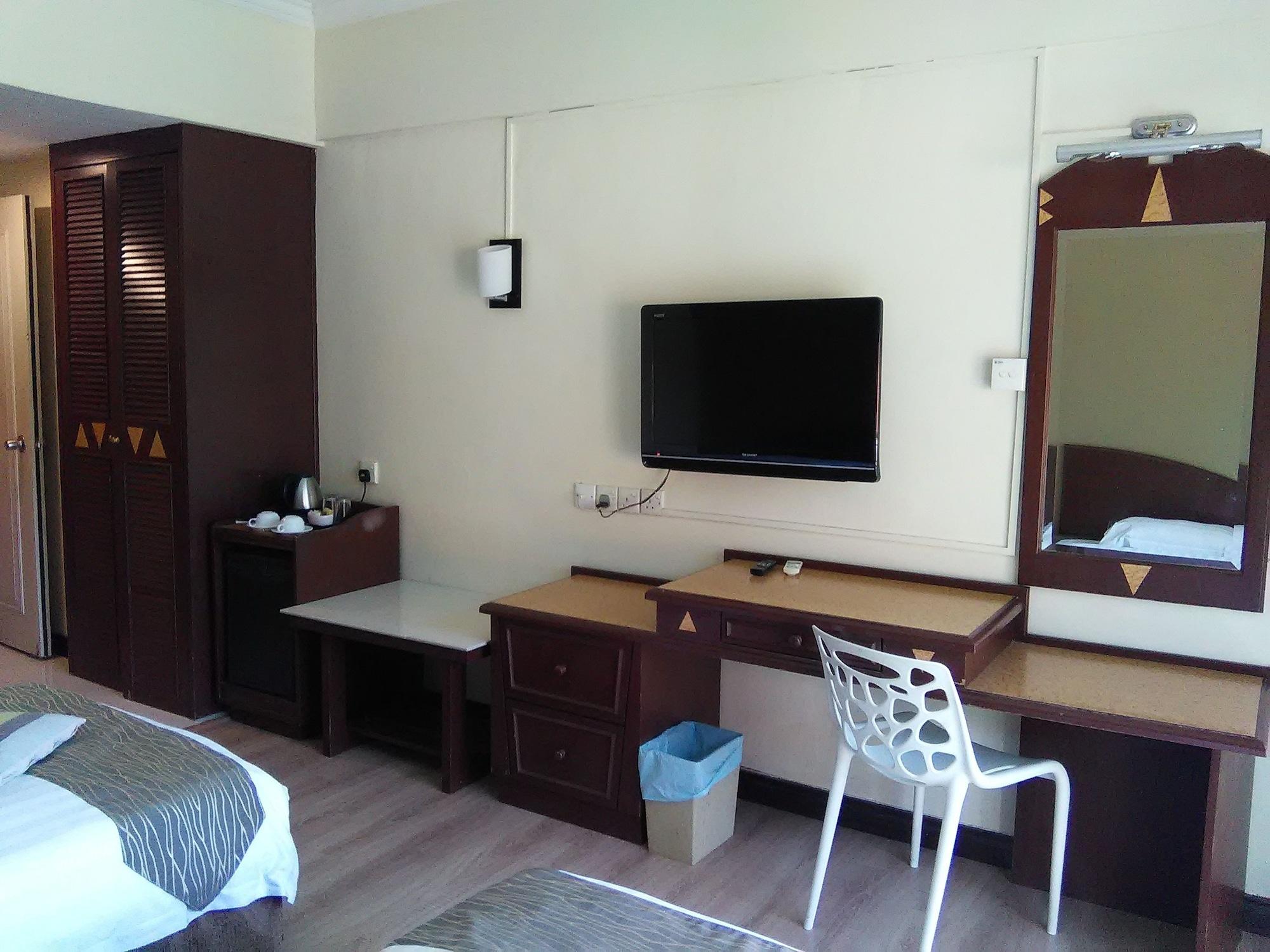 Casuarina Hotel Кота Кинабалу Екстериор снимка