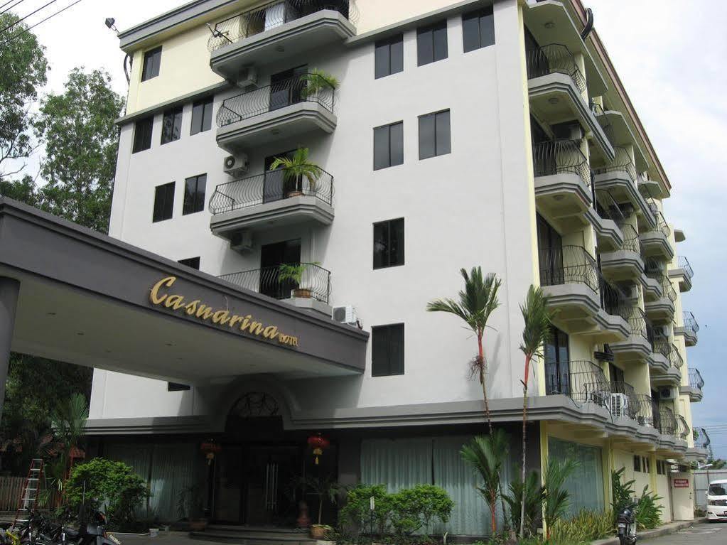 Casuarina Hotel Кота Кинабалу Екстериор снимка