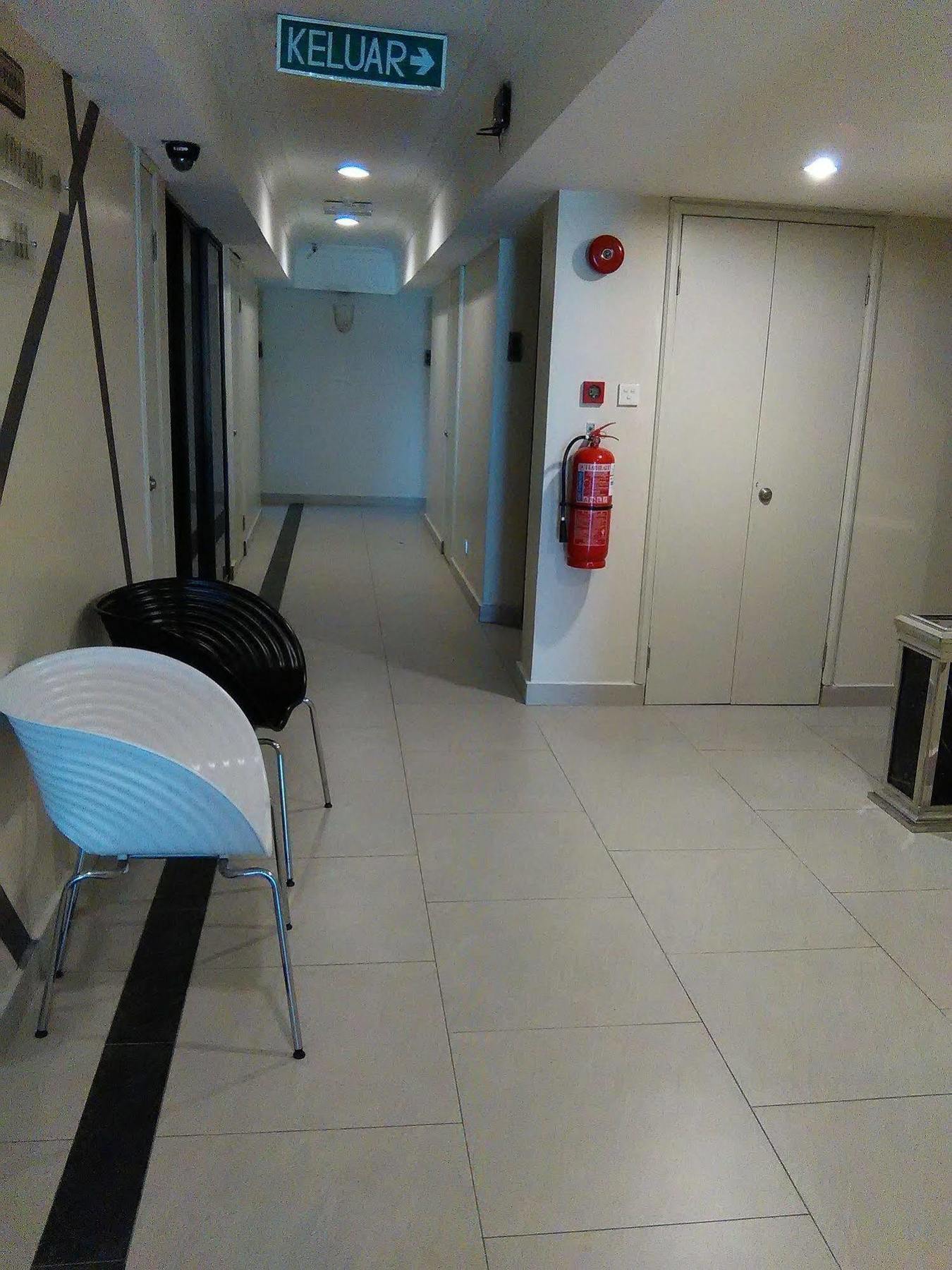 Casuarina Hotel Кота Кинабалу Екстериор снимка